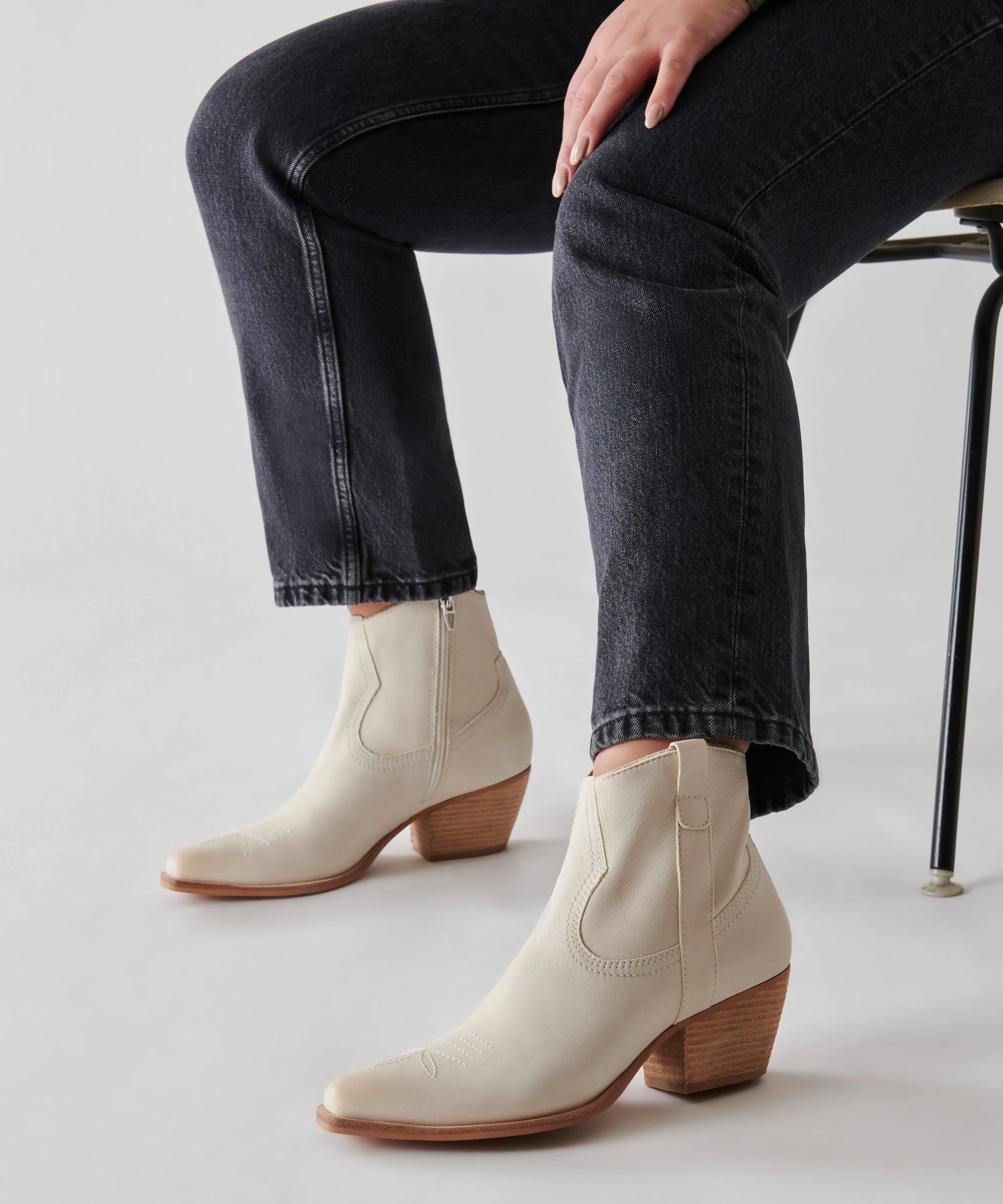 SILMA BOOTIES IVORY NUBUCK - re:vita 12 SILMA BOOTIES IVORY NUBUCK - re:vita