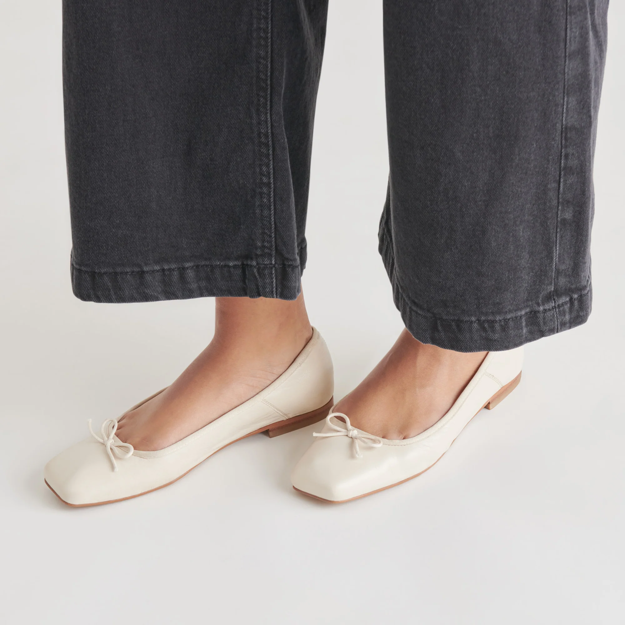 ANISA BALLET FLATS CREME CRINKLE PATENT 14 ANISA BALLET FLATS CREME CRINKLE PATENT