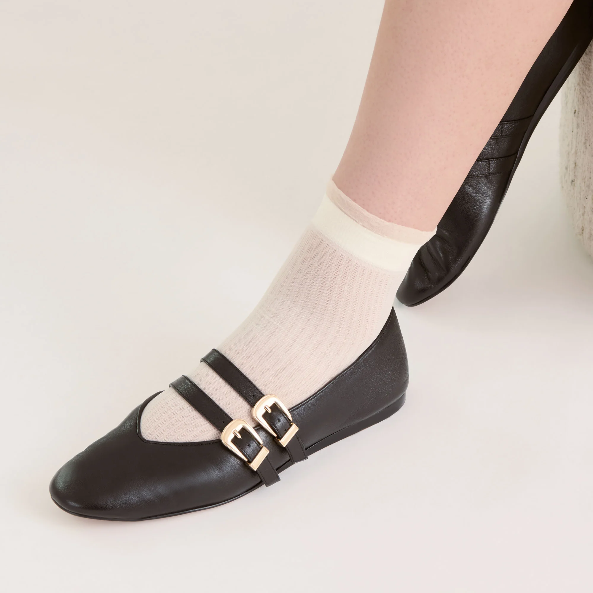 SHEER RUFFLE SOCKS IVORY 6 SHEER RUFFLE SOCKS IVORY